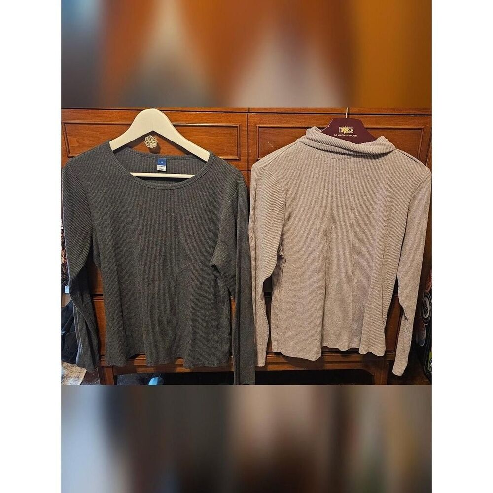 Old-navy Women's Grey and Tan T-shirt
